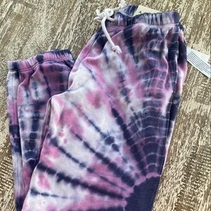 Womens tie dye sweats size M, NWT!